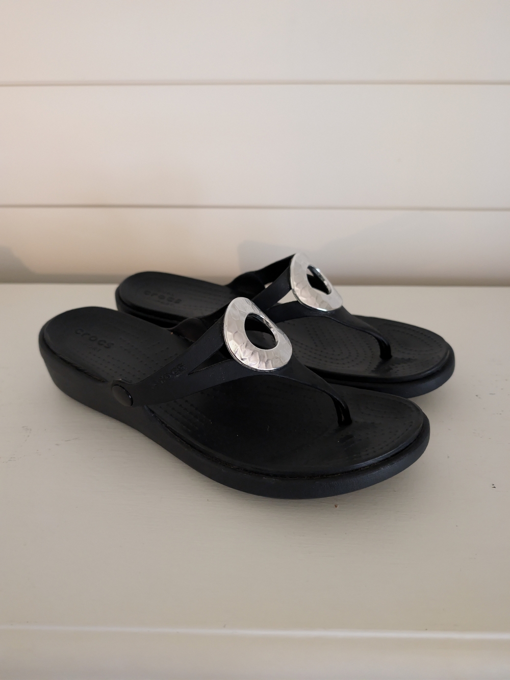 Crocs Sanrah Beveled Circle Wedge Sandals Women's Sz 10